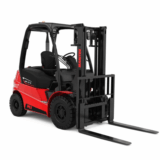 chariot élevateur thermique sur fond blanc